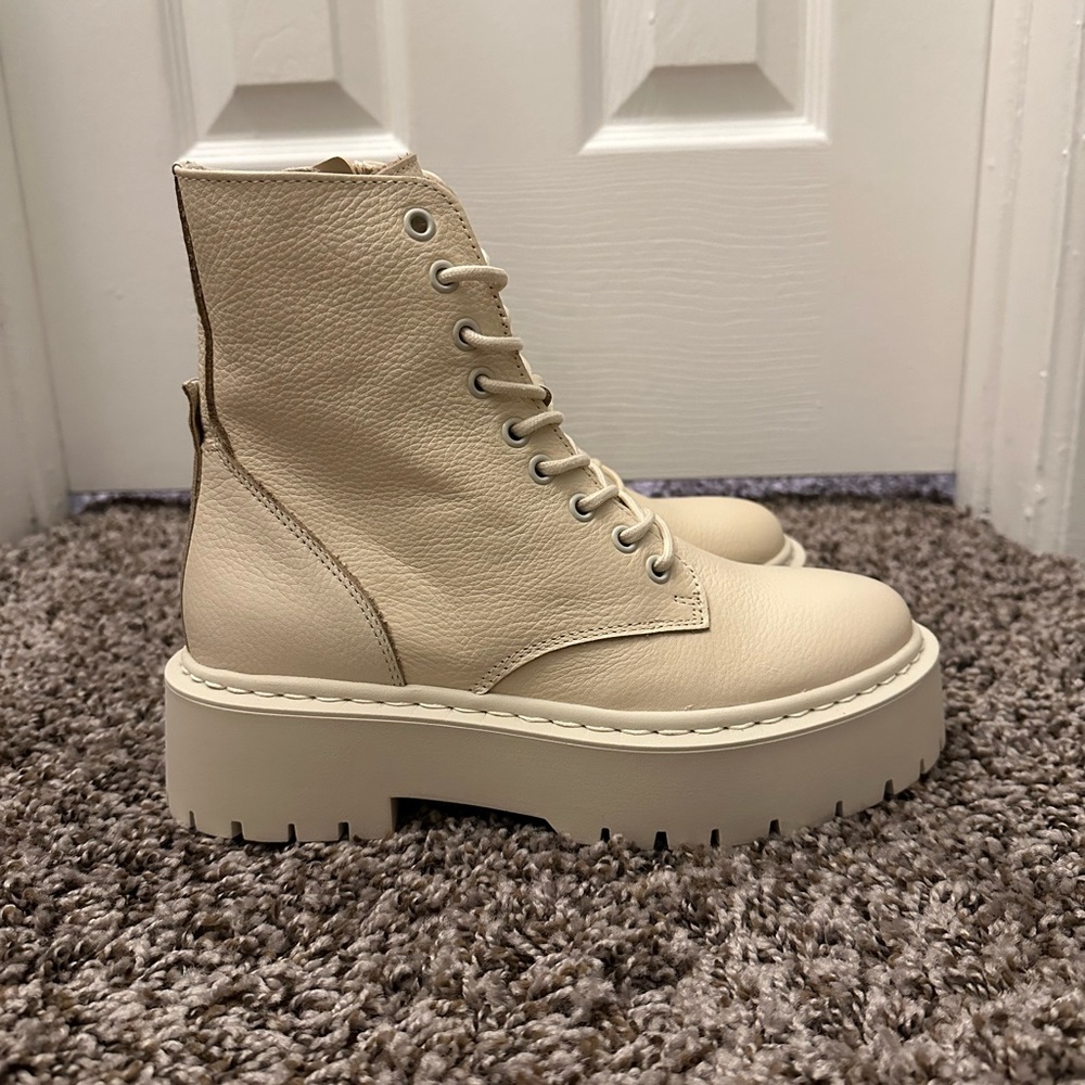 Steve Madden Skylar Boot- Bone Leather Size 6.5